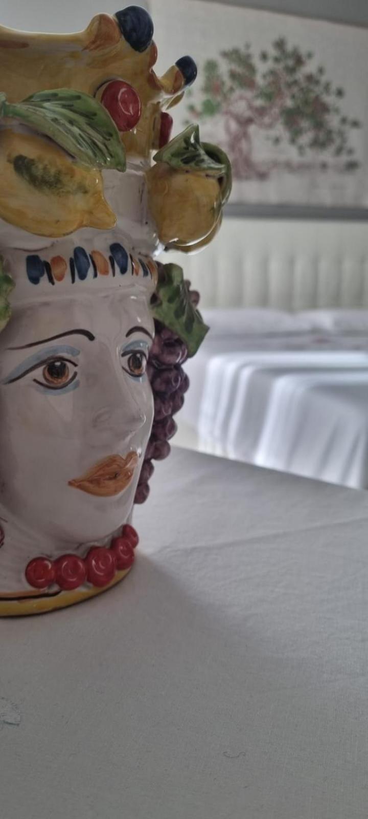 לינה וארוחת בוקר פיאצה ארמרינה La Regina Di Saba מראה חיצוני תמונה